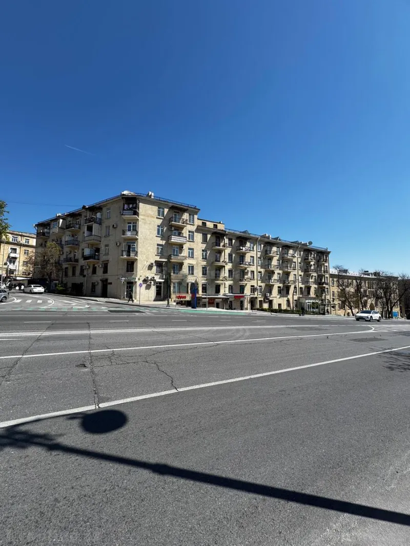 2 otaqlı Mənzil 40 m² Elmlər Akademiyası m. Satılır