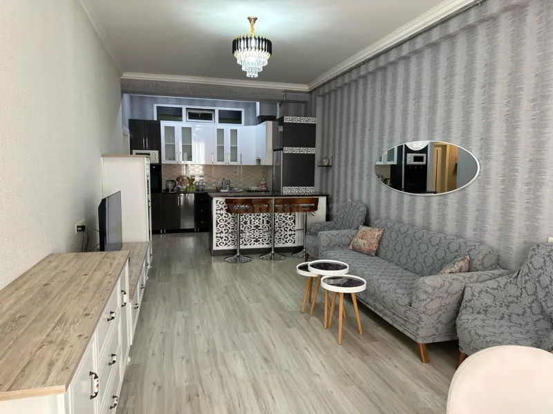 Kirayə verilir 3 otaqlı Mənzil Yeni tikili 100 m² Səbail r. - şəkil 2