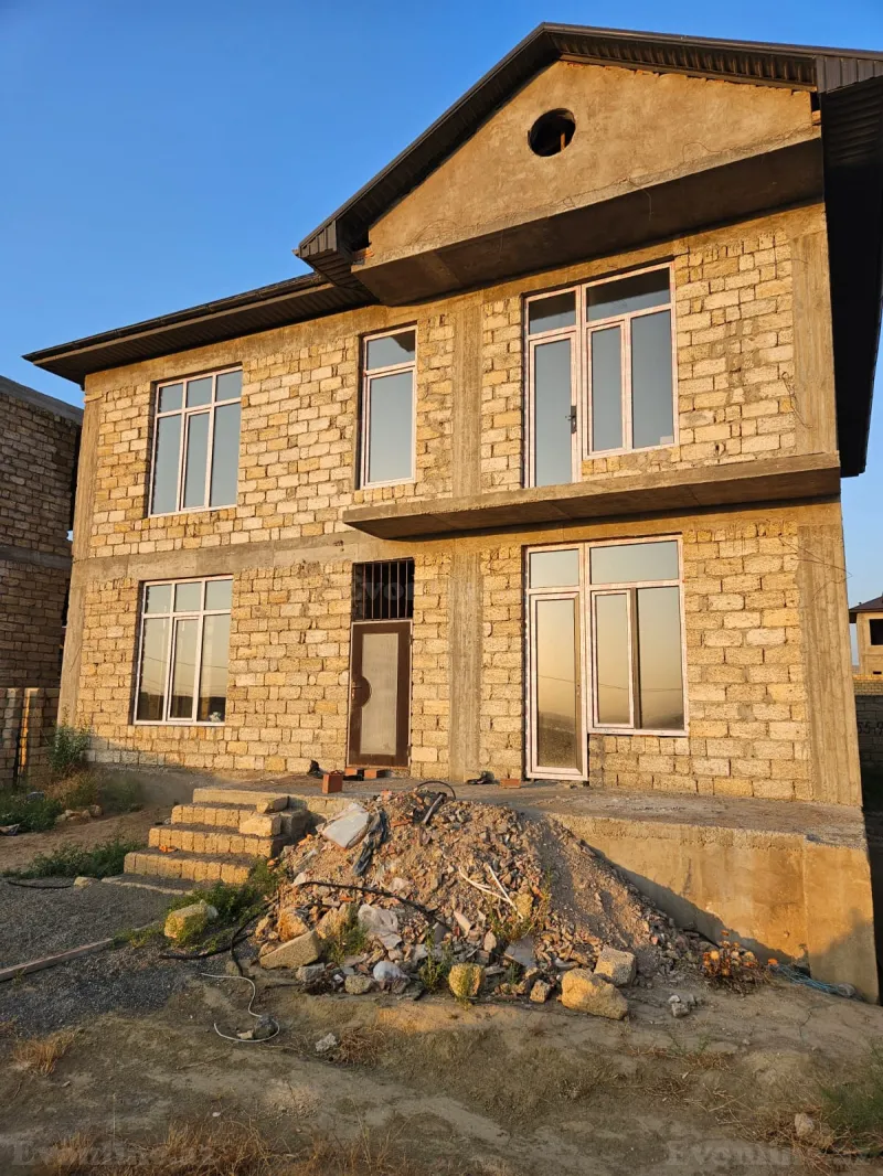 6 otaqlı Həyət evi 280 m² Mehdiabad Satılır