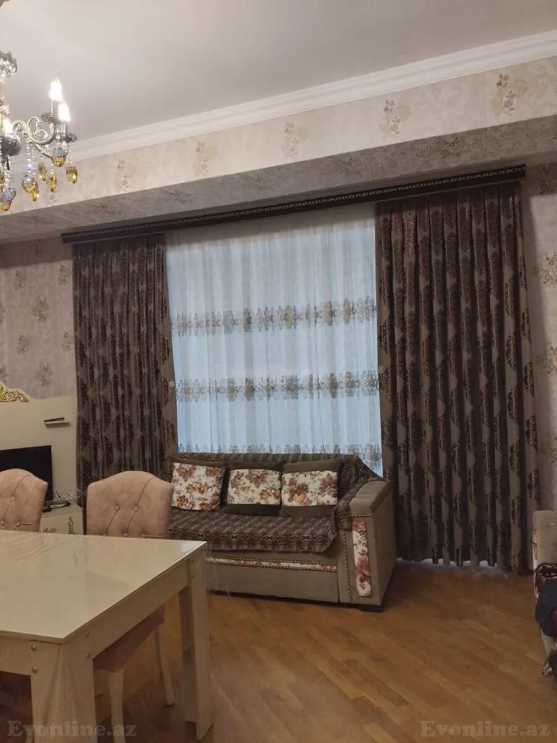 3 otaqlı Mənzil 135 m² Elmlər Akademiyası m. Satılır