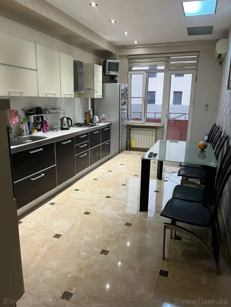 Kirayə verilir 4 otaqlı Mənzil Yeni tikili 200 m² Xətai m. - şəkil 10