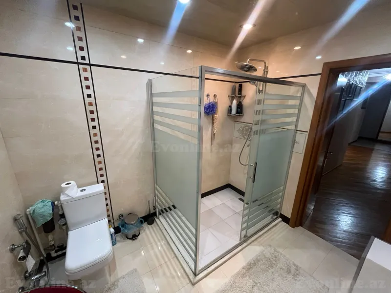 Kirayə verilir 4 otaqlı Mənzil Yeni tikili 200 m² Xətai m. - şəkil 14