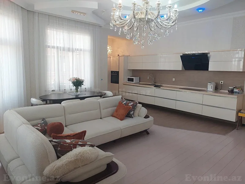 4 otaqlı Mənzil 170 m² Nizami m. Satılır
