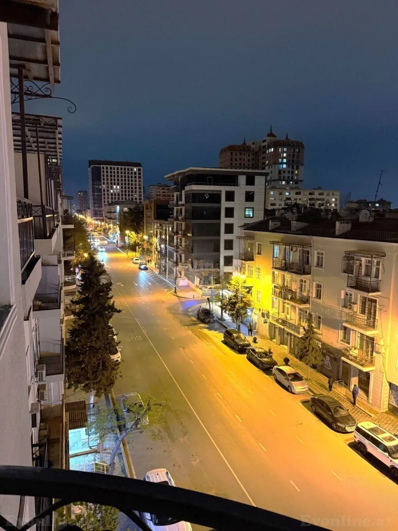 3 otaqlı Mənzil 85 m² 28 May m. Satılır