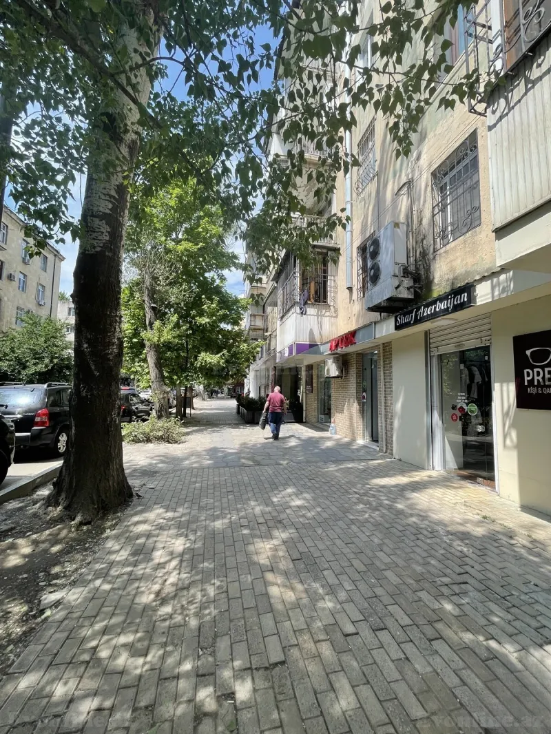 3 otaqlı Mənzil 90 m² Elmlər Akademiyası m. Satılır