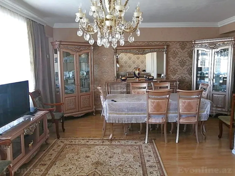 Satılır 4 otaqlı Mənzil Köhnə tikili 100 m² Nərimanov r.