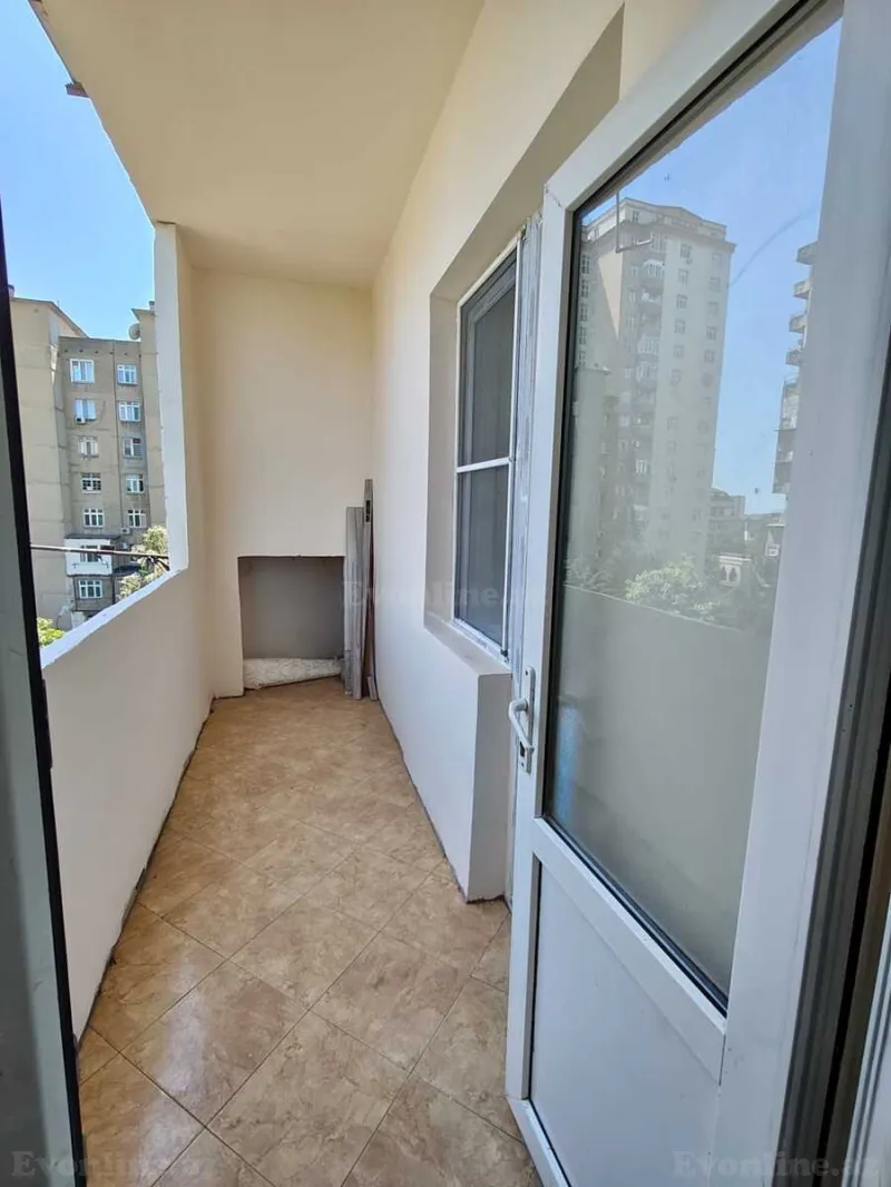 Satılır 2 otaqlı Mənzil Köhnə tikili 65 m² Azadlıq prospekti m. - şəkil 12