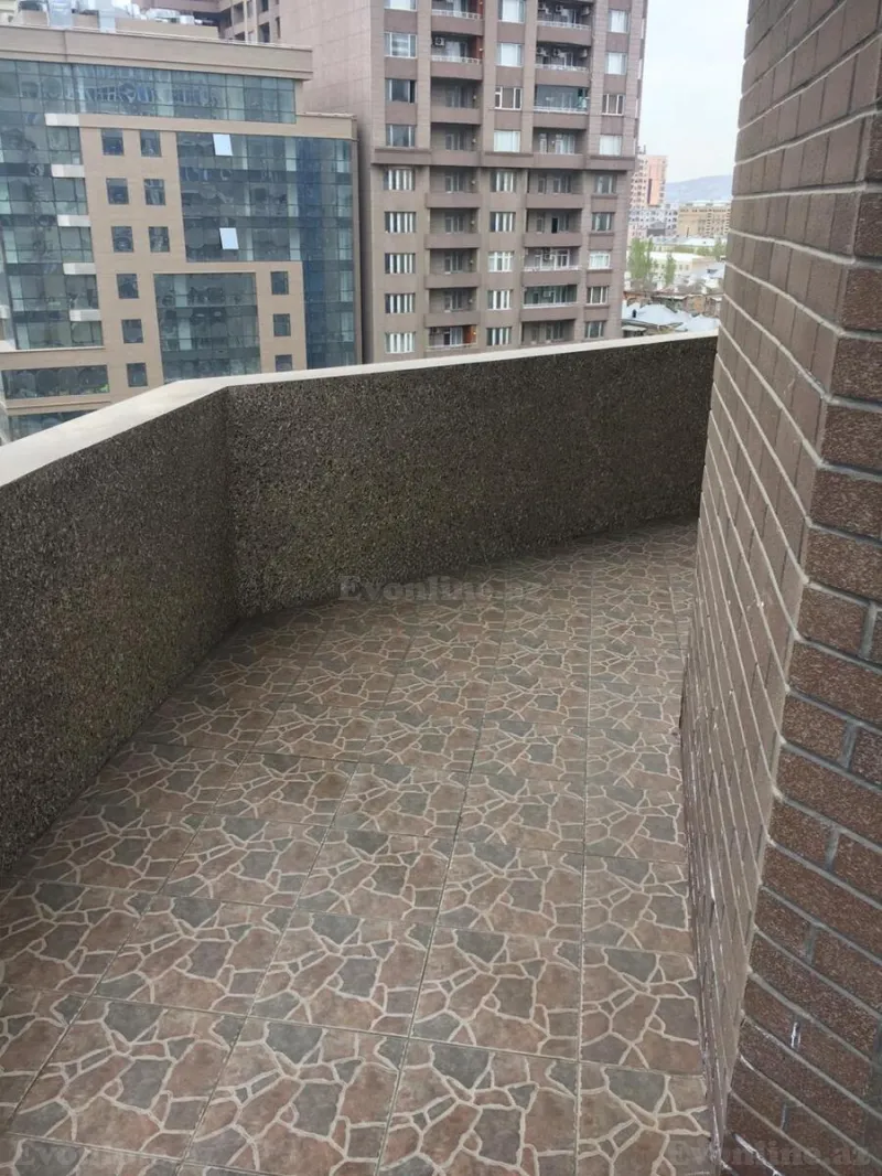 Kirayə verilir 3 otaqlı Mənzil Yeni tikili 155 m² 28 May m. - şəkil 14