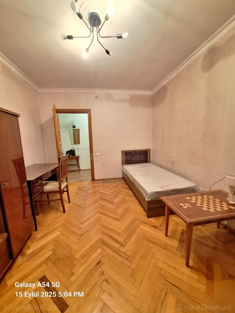 Kirayə verilir 3 otaqlı Mənzil Köhnə tikili 120 m² Səbail r. - şəkil 6