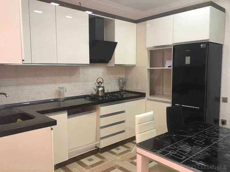 3 otaqlı Mənzil 97 m² Nəsimi m. Kirayə verilir