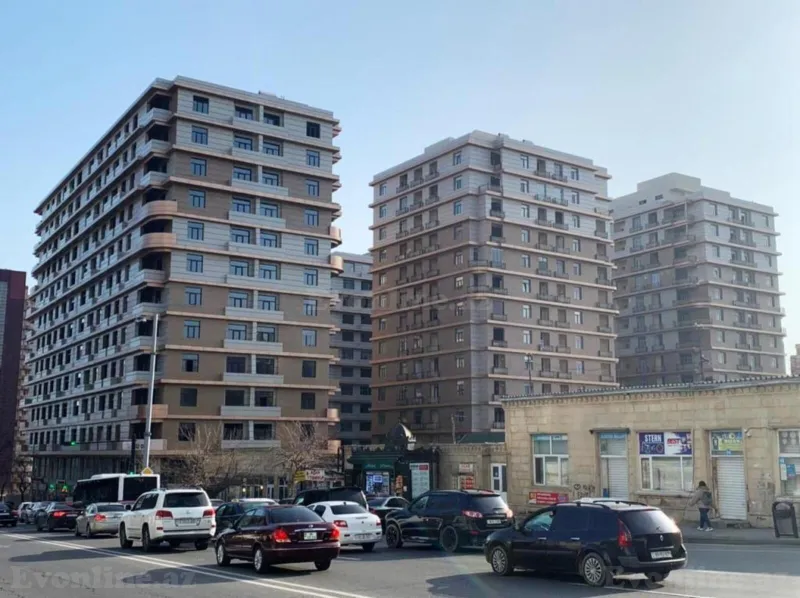 4 otaqlı Mənzil 202 m² Nizami m. Satılır