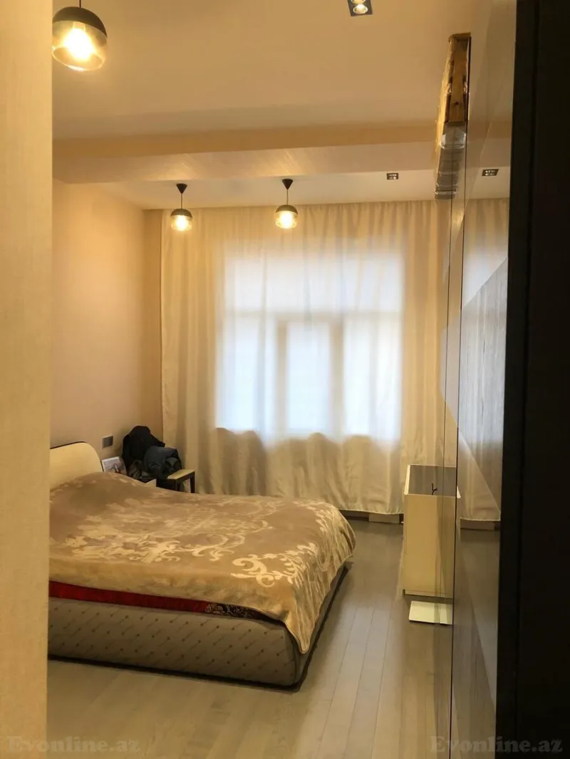 Satılır 4 otaqlı Mənzil Yeni tikili 202 m² Nizami m. - şəkil 5