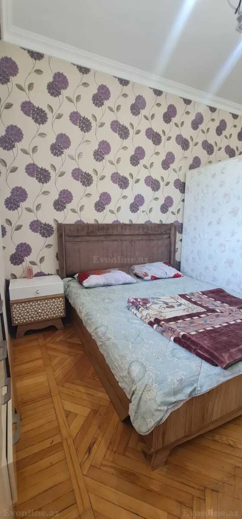 Kirayə verilir 1 otaqlı Mənzil Köhnə tikili 46 m² Sahil m.
