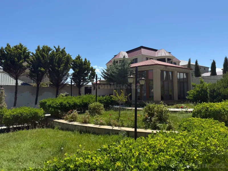 Satılır 8 otaqlı Həyət evi 450 m² Novxanı