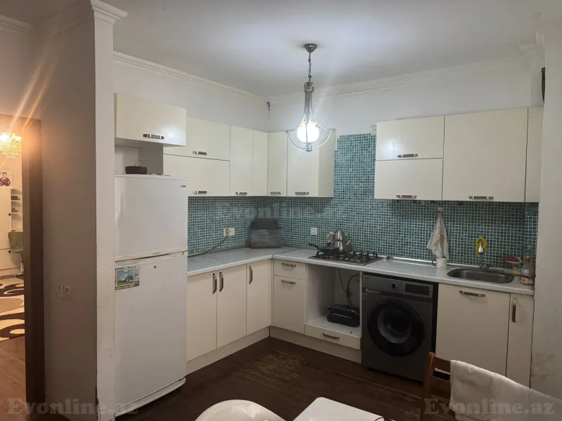Satılır 2 otaqlı Mənzil Köhnə tikili 70 m² Nərimanov r. - şəkil 2