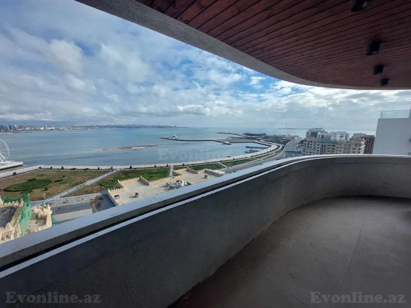4 otaqlı Mənzil 303 m² Bayıl Satılır