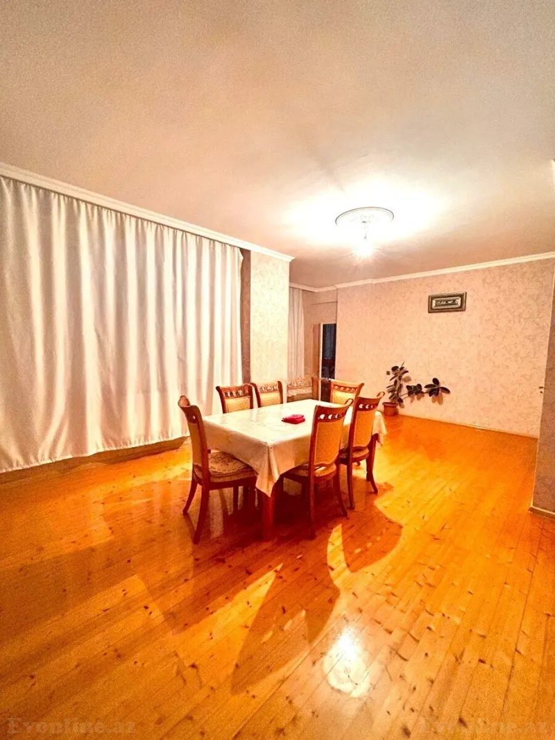 Satılır 5 otaqlı Mənzil Köhnə tikili 165 m² Əhmədli m.