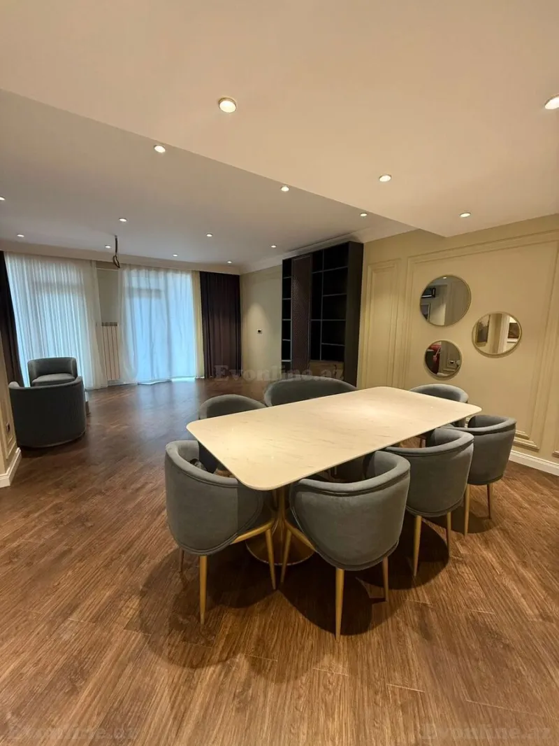 4 otaqlı Mənzil 177 m² Gəncə pr. Satılır