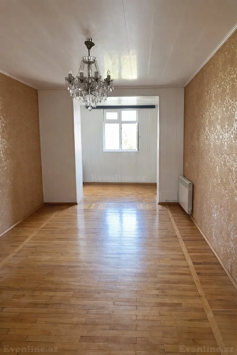 Satılır 3 otaqlı Mənzil Köhnə tikili 77 m² Neftçilər m.