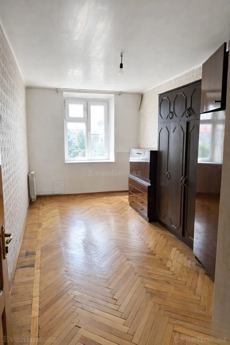 Satılır 3 otaqlı Mənzil Köhnə tikili 77 m² Neftçilər m. - şəkil 2