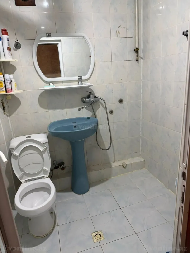 Satılır 3 otaqlı Mənzil Köhnə tikili 75 m² Neftçilər m. - şəkil 7