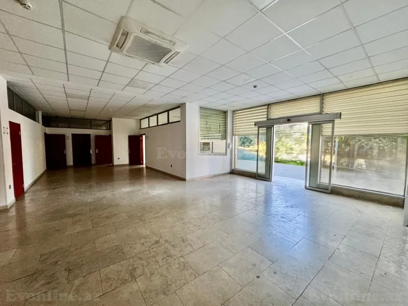 Obyekt 3600 m² İnşaatçılar m. Kirayə verilir