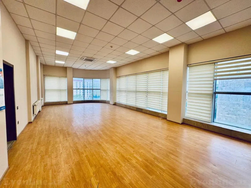 Kirayə verilir Obyekt 3600 m² İnşaatçılar m. - şəkil 2