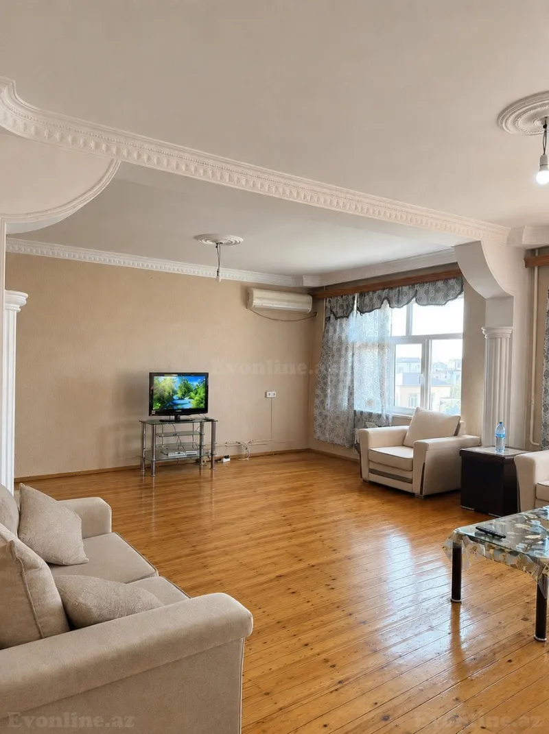 Satılır 5 otaqlı Mənzil Köhnə tikili 119 m² Həzi Aslanov m.
