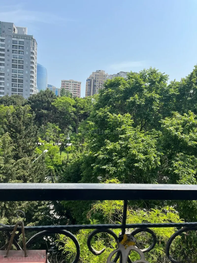 Satılır 4 otaqlı Mənzil Köhnə tikili 110 m² 28 May m. - şəkil 3