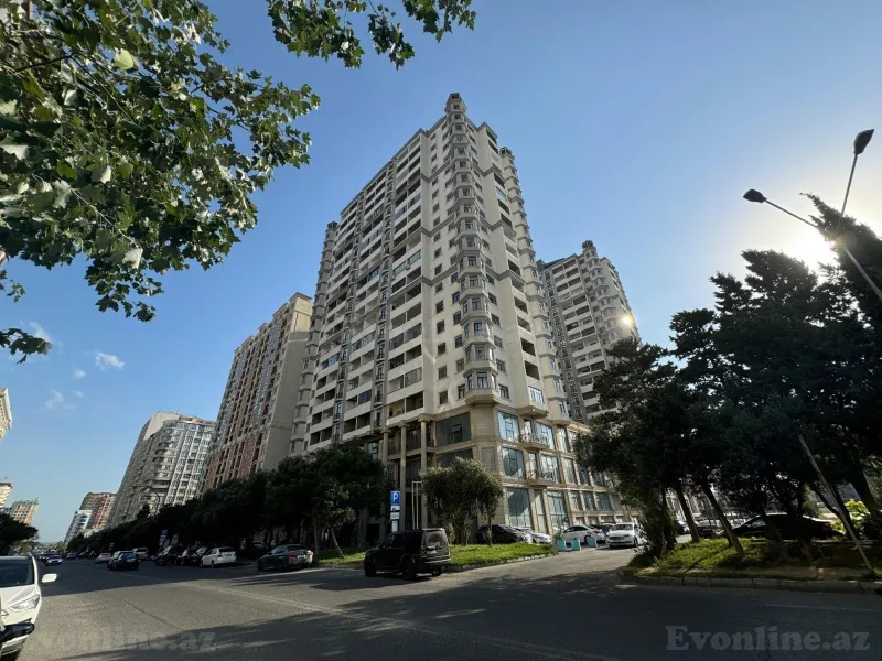 2 otaqlı Mənzil 70 m² Xətai r. Satılır