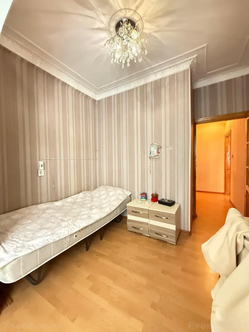 Satılır 2 otaqlı Mənzil Köhnə tikili 45 m² İnşaatçılar m. - şəkil 6