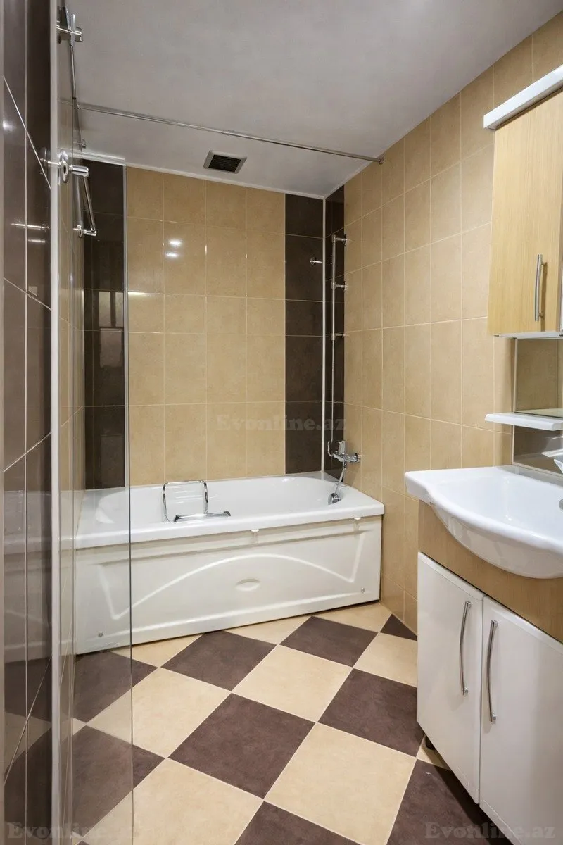 Satılır 4 otaqlı Mənzil Köhnə tikili 105 m² Neftçilər m. - şəkil 5