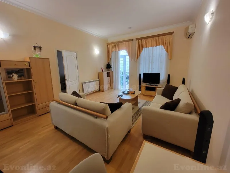 Satılır 2 otaqlı Mənzil Köhnə tikili 60 m² Sahil m. - şəkil 2