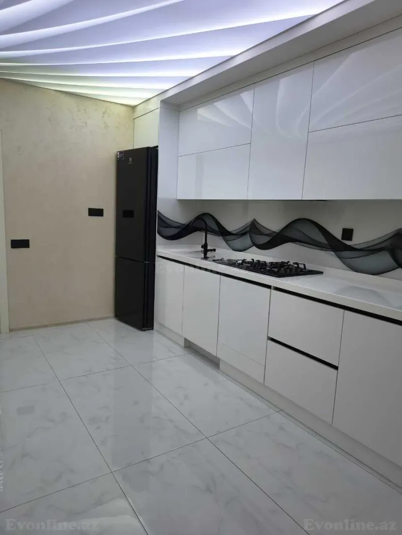 Satılır 2 otaqlı Mənzil Köhnə tikili 65 m² Bakıxanov - şəkil 5