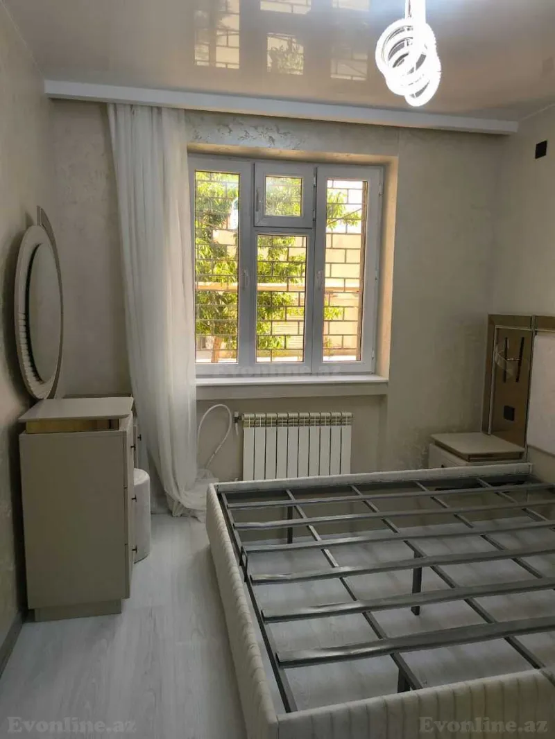 Satılır 2 otaqlı Mənzil Köhnə tikili 65 m² Bakıxanov - şəkil 8