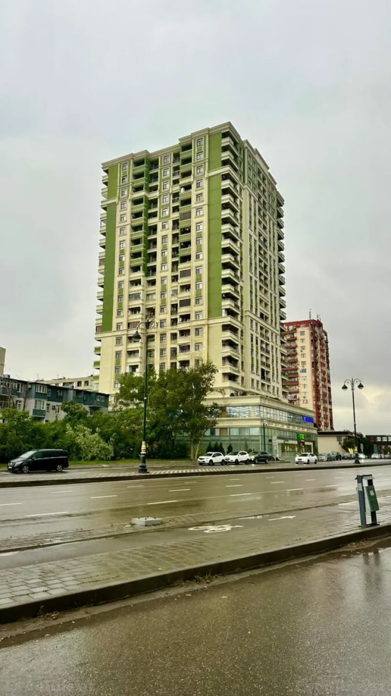 4 otaqlı Mənzil 119 m² Xətai r. Satılır