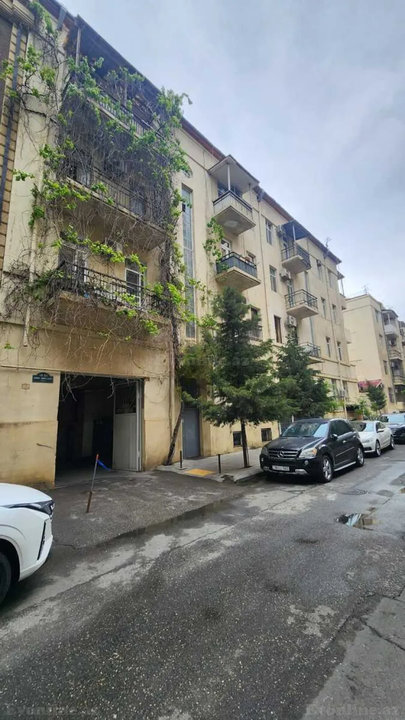 Satılır 2 otaqlı Mənzil Köhnə tikili 55 m² Səbail r.