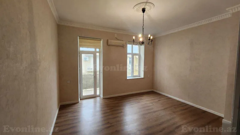 Satılır 2 otaqlı Mənzil Köhnə tikili 55 m² Səbail r. - şəkil 2