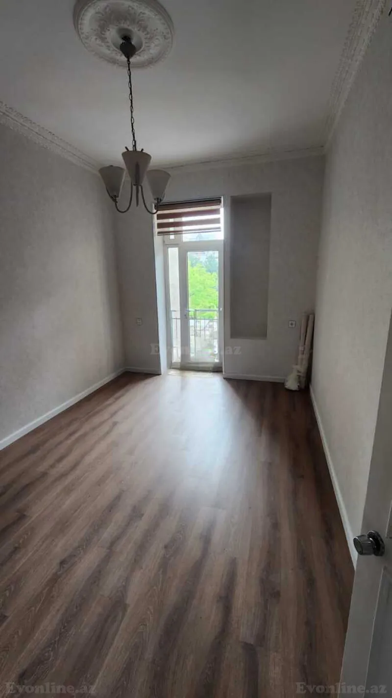 Satılır 2 otaqlı Mənzil Köhnə tikili 55 m² Səbail r. - şəkil 7