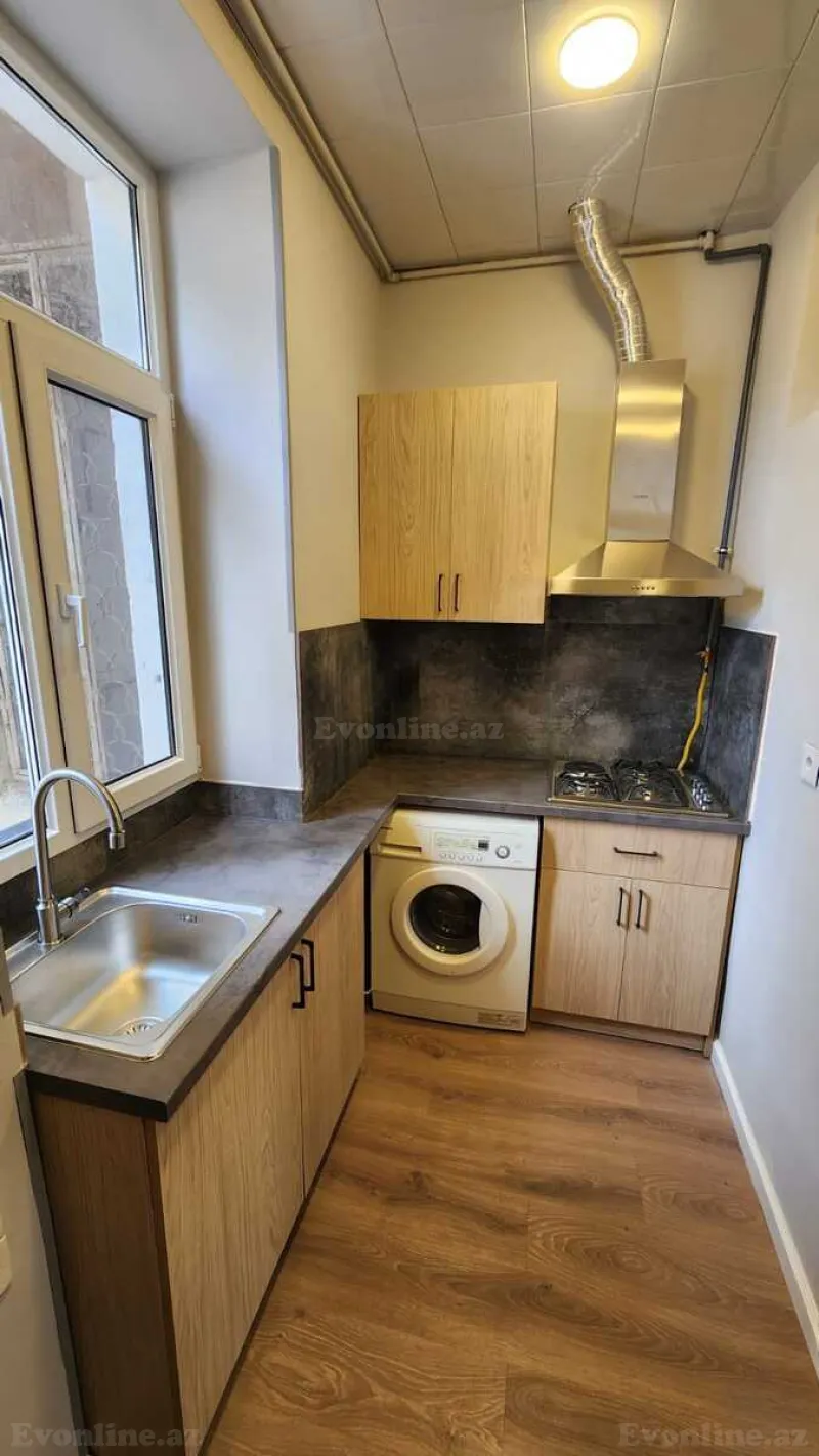 Satılır 2 otaqlı Mənzil Köhnə tikili 55 m² Səbail r. - şəkil 10