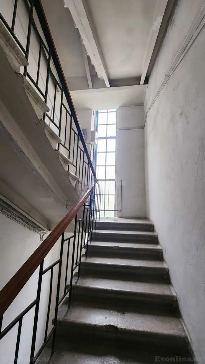 Satılır 2 otaqlı Mənzil Köhnə tikili 55 m² Səbail r. - şəkil 19