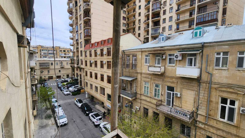 Satılır 2 otaqlı Mənzil Köhnə tikili 55 m² Səbail r. - şəkil 22