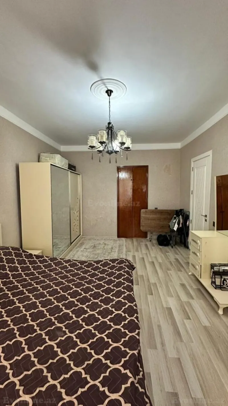 3 otaqlı Mənzil 90 m² Qara Qarayev m. Satılır