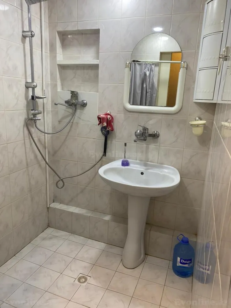 Kirayə verilir 3 otaqlı Mənzil Köhnə tikili 75 m² Səbail r. - şəkil 21