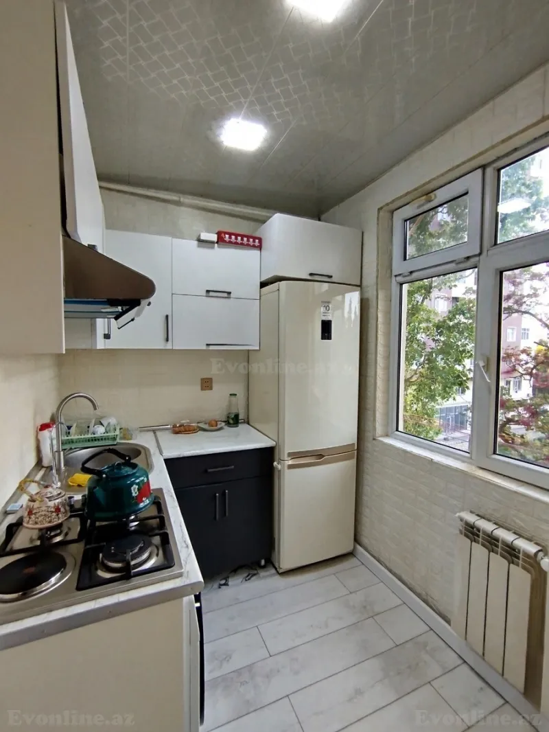 Satılır 2 otaqlı Mənzil Köhnə tikili 50 m² 8 Noyabr m. - şəkil 9