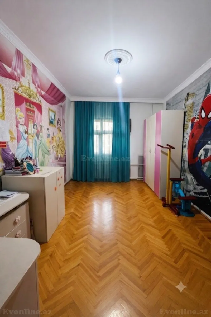 Satılır 5 otaqlı Mənzil Köhnə tikili 125 m² İnşaatçılar m. - şəkil 2