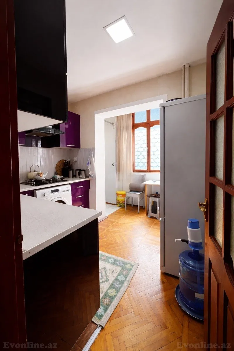 Satılır 5 otaqlı Mənzil Köhnə tikili 125 m² İnşaatçılar m. - şəkil 5