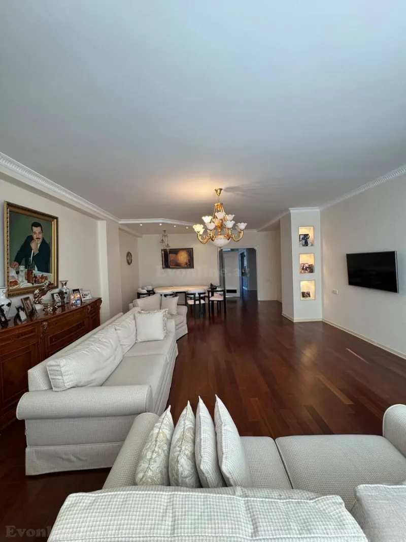 Satılır 5 otaqlı Mənzil Yeni tikili 350 m² 8 Noyabr m. - şəkil 5