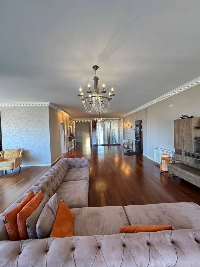 Satılır 5 otaqlı Mənzil Yeni tikili 350 m² 8 Noyabr m. - şəkil 18