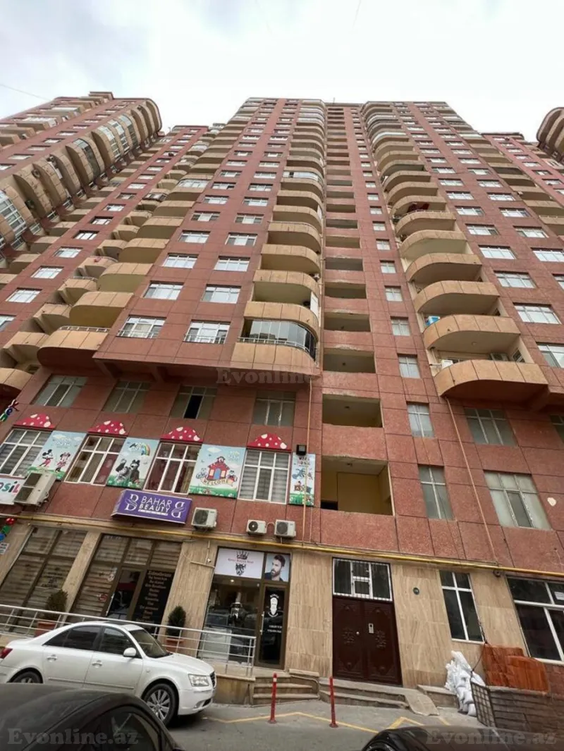 Satılır 4 otaqlı Mənzil Yeni tikili 205 m² Nəsimi r. - şəkil 2